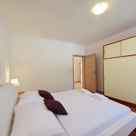 Apartmani Emili Sukošan Kültér fotó