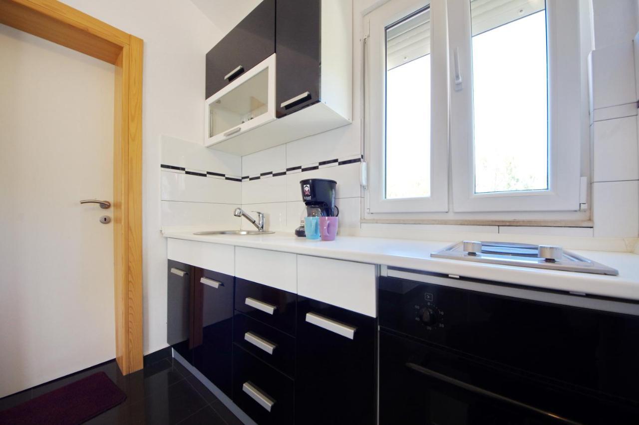Apartmani Emili Sukošan Kültér fotó
