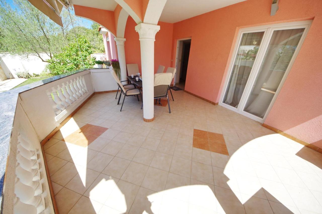 Apartmani Emili Sukošan Kültér fotó