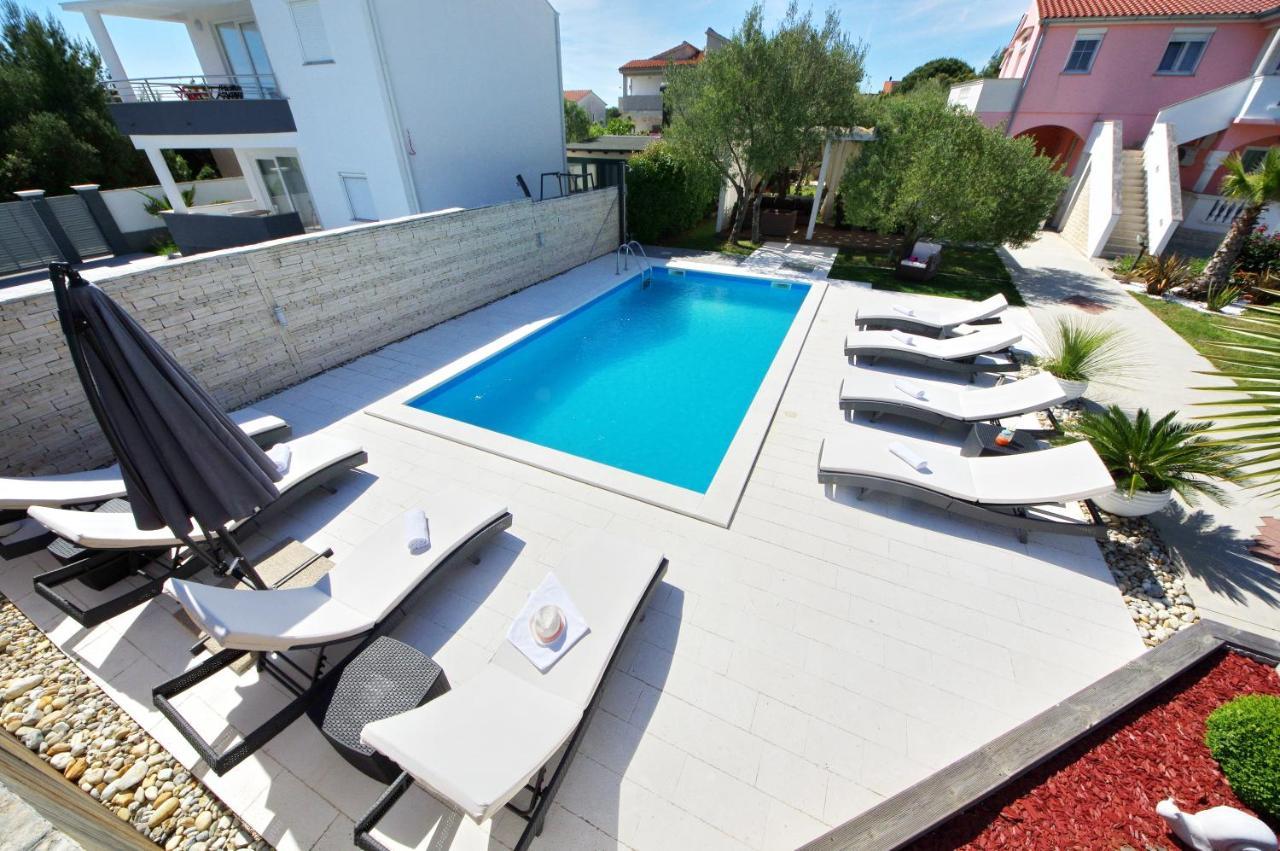 Apartmani Emili Sukošan Kültér fotó