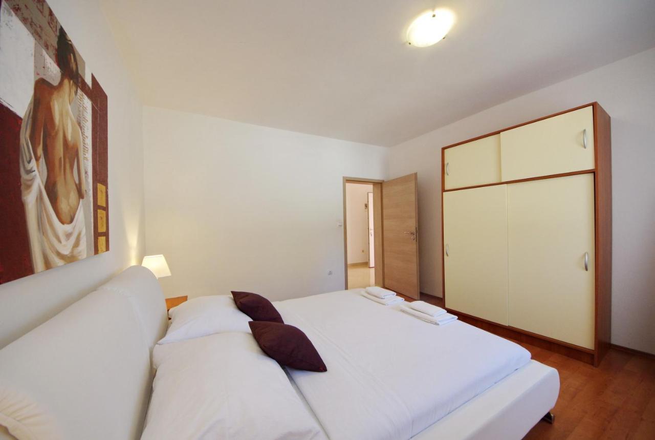 Apartmani Emili Sukošan Kültér fotó