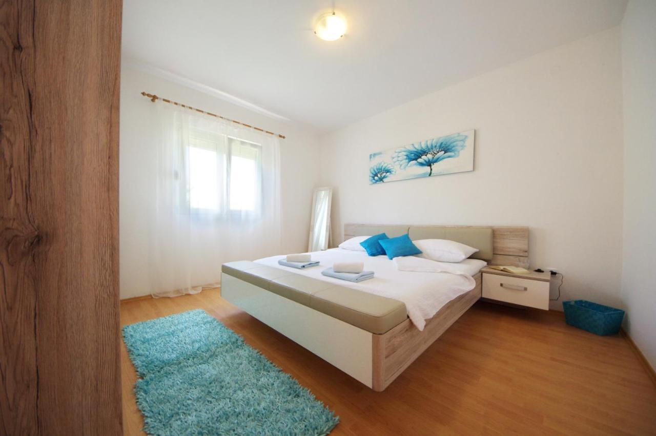 Apartmani Emili Sukošan Kültér fotó