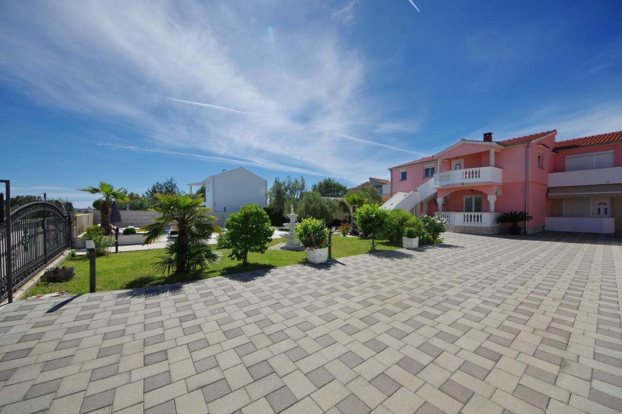 Apartmani Emili Sukošan Kültér fotó
